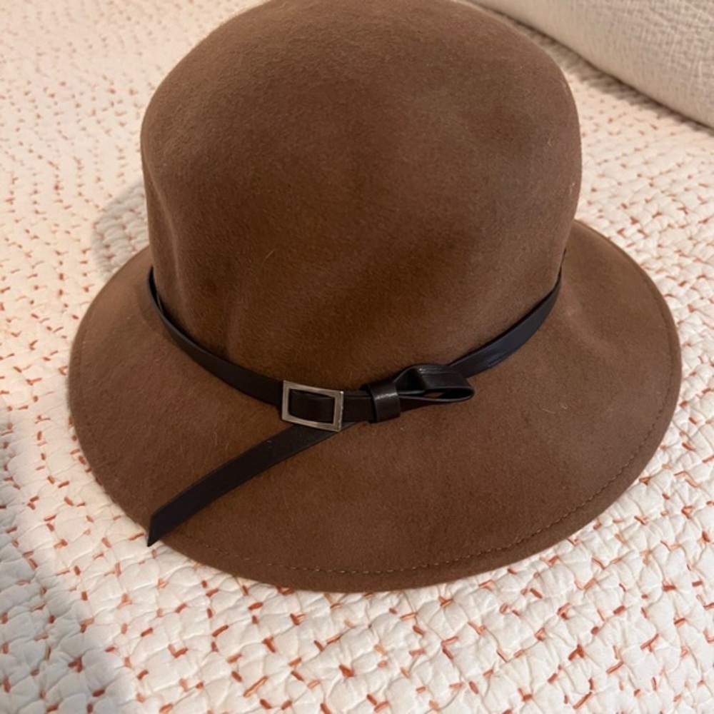Brown Felt Hat with Dark Brown Band (like a Clouche hat)